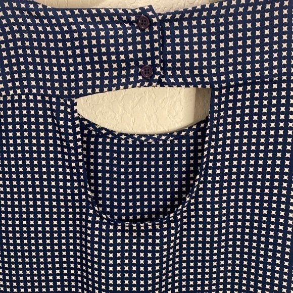 PLEIONE Blue and White Short Sleeve Shift Dress - Size Small - Picture 9 of 10